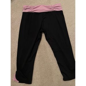 ❤️ Free Spirit Crop Leggings with Pink Waistband